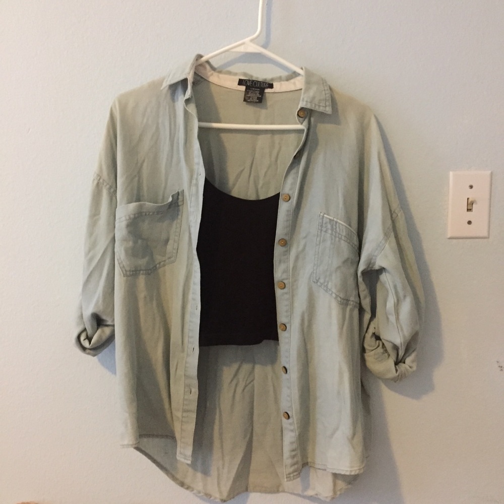 100% Cotton Light Wash Pocket Button Up Top - Picture 2 of 11